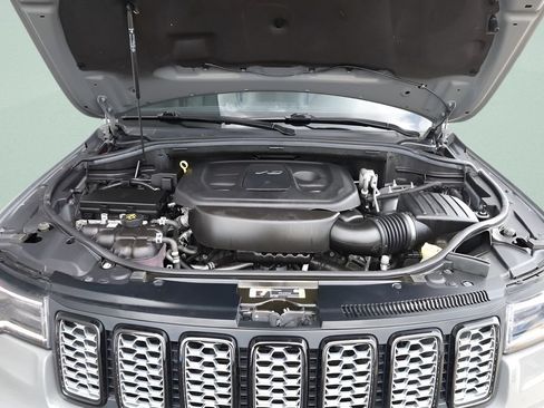 Used 2022 Jeep Grand Cherokee Laredo X AWD/4WD image 9