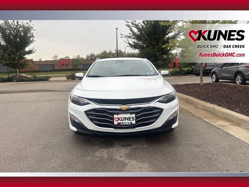 Used 2023 Chevrolet Malibu LT image 3