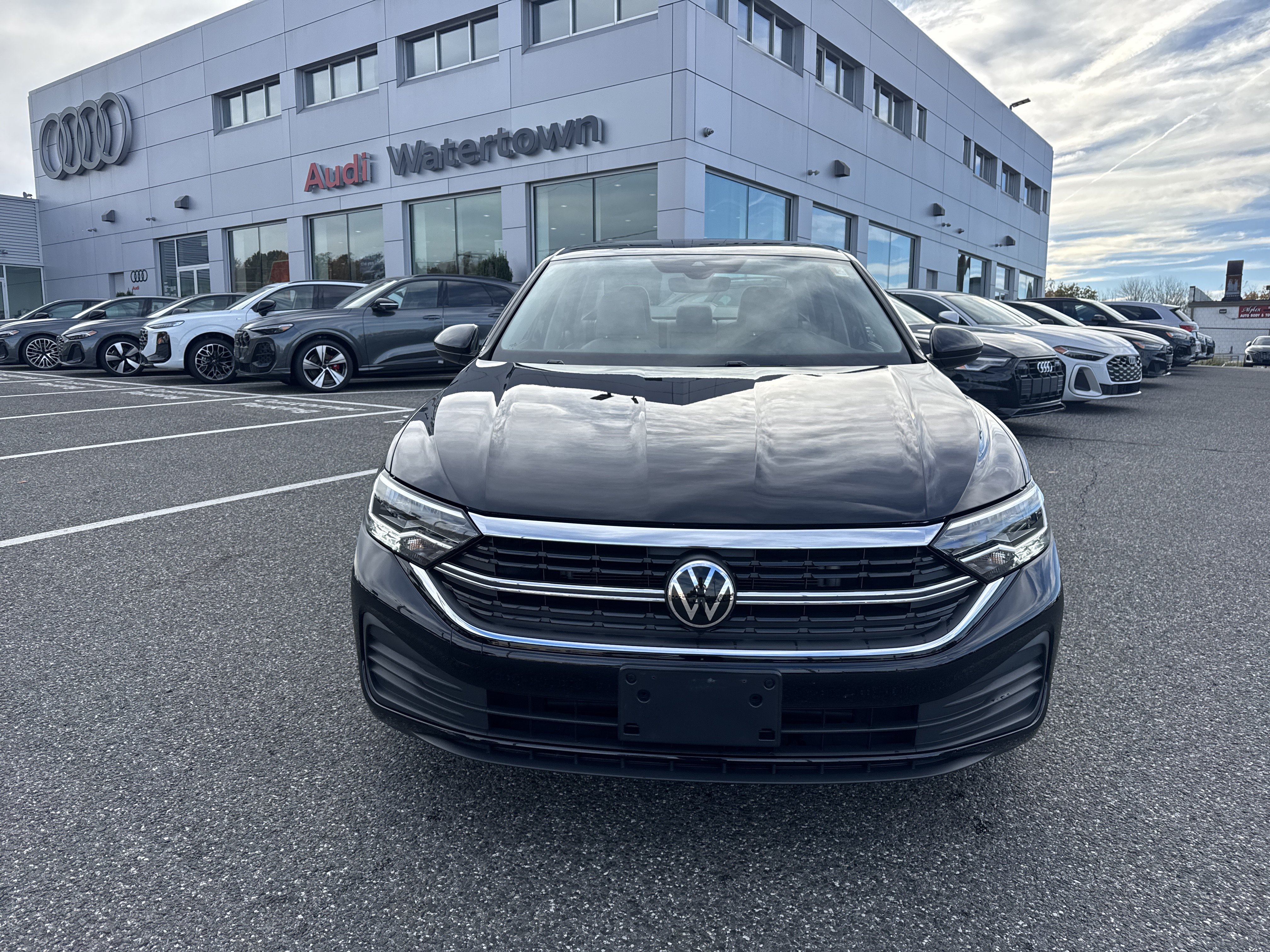 Certified 2024 Volkswagen Jetta SE FWD image 2