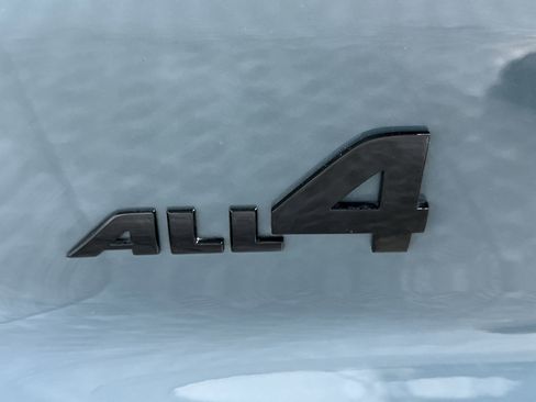 Used 2024 MINI Cooper Countryman S w/ Premium Package image 28