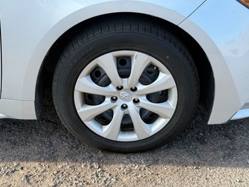 Used 2024 Toyota Corolla LE FWD image 8