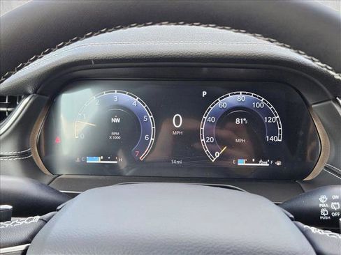 New 2025 Jeep Grand Cherokee Limited w/ Trailer Tow Package image 10