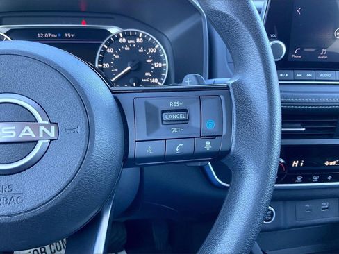 Used 2023 Nissan Rogue SV image 13