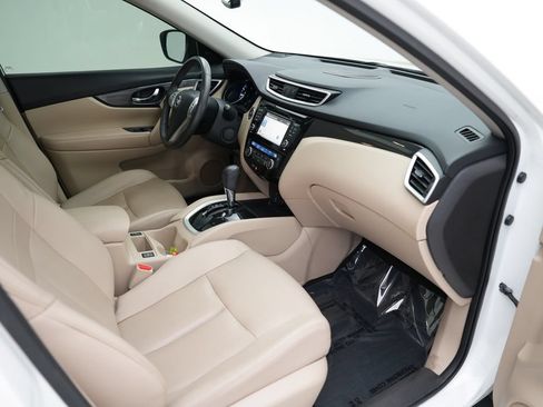 Used 2016 Nissan Rogue SL w/ SL Premium Package FWD image 22
