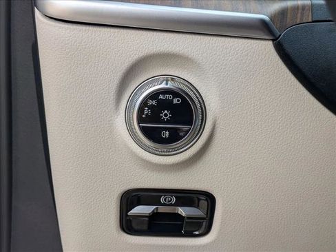 Certified 2025 Mercedes-Benz C 300 Sedan image 12