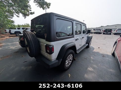 Used 2023 Jeep Wrangler Unlimited Sport AWD/4WD image 3