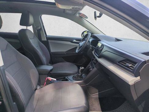 Used 2022 Volkswagen Taos SE image 21