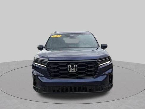 Used 2025 Honda Pilot Sport image 2