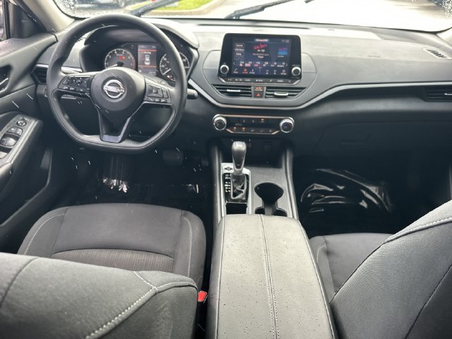 Used 2025 Nissan Altima 2.5 S FWD image 14