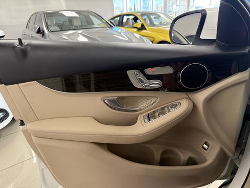 Used 2018 Mercedes-Benz GLC 300 4MATIC image 8