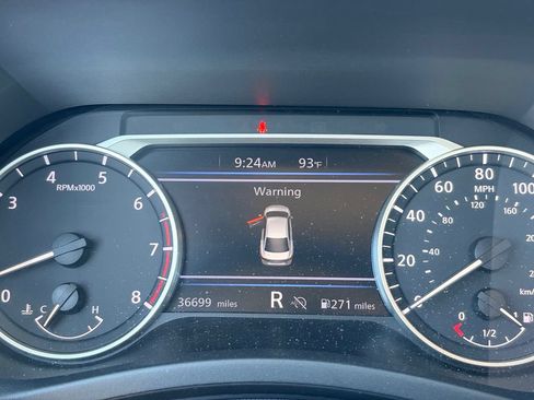 Certified 2025 Nissan Sentra SV FWD image 32