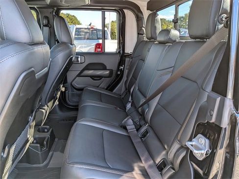 New 2025 Jeep Gladiator Sport image 13