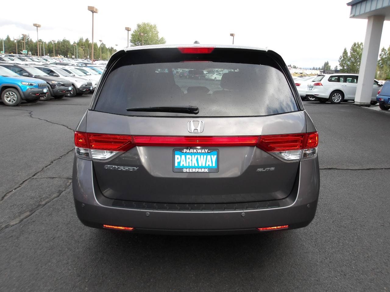 Used 2015 Honda Odyssey Touring Elite image 4