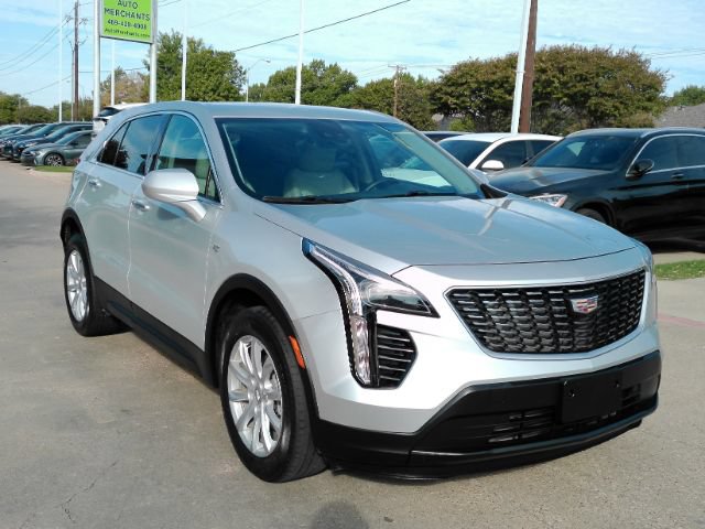 Used 2022 Cadillac XT4 Luxury w/ Driver Awareness Package FWD image 4