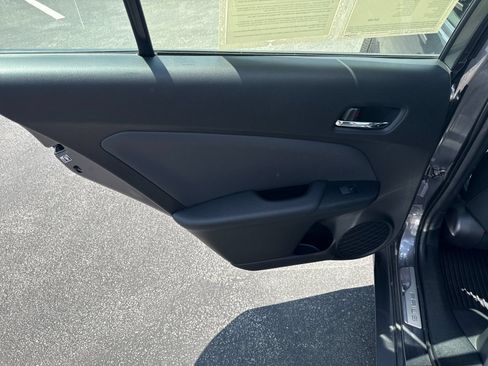 Used 2022 Toyota Prius XLE FWD image 22