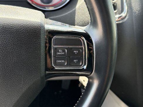 Used 2018 Dodge Grand Caravan SXT FWD image 26