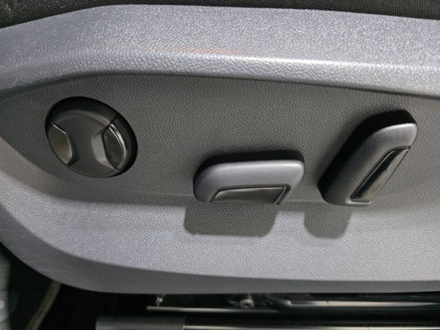 Used 2022 Volkswagen Taos SE AWD/4WD image 14