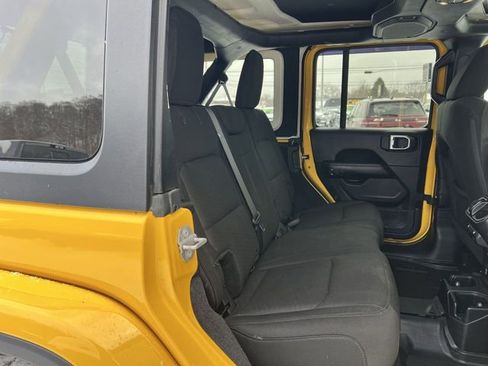 Used 2019 Jeep Wrangler Unlimited Sahara w/ Dual Top Group image 18