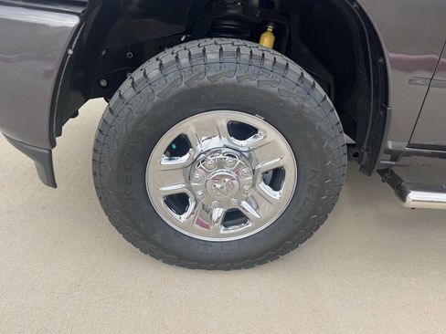 Used 2024 RAM 2500 Tradesman w/ Chrome Appearance Group image 9