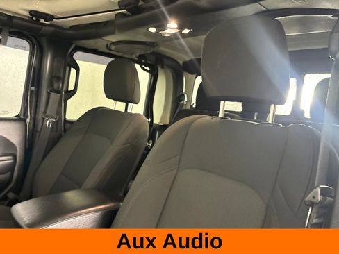 Used 2021 Jeep Gladiator Mojave AWD/4WD image 10