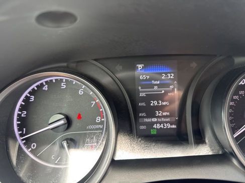 Used 2024 Toyota Camry SE image 12