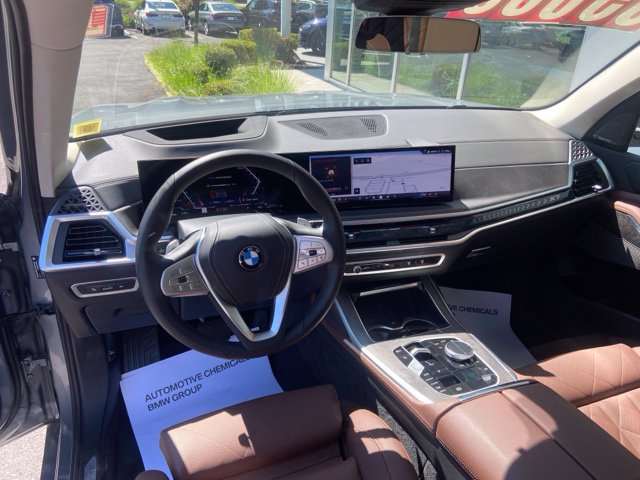 Used 2024 BMW X7 xDrive40i w/ Premium Package AWD/4WD image 12