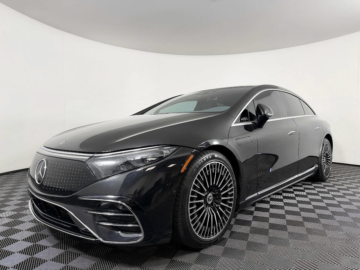Used 2022 Mercedes-Benz EQS 580 4MATIC Sedan image 2