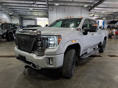 Used 2023 GMC Sierra 2500 Denali AWD/4WD image 6