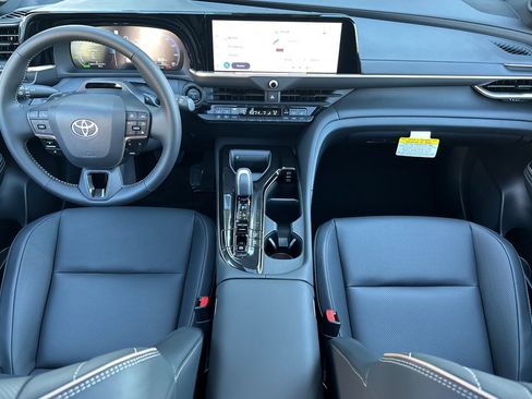 New 2026 Toyota Crown Signia Limited image 4