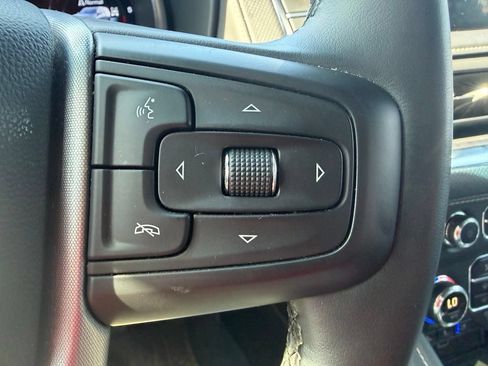 Used 2023 GMC Yukon SLT w/ SLT Premium Package AWD/4WD image 16