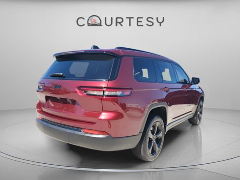 Certified 2023 Jeep Grand Cherokee L Laredo image 3