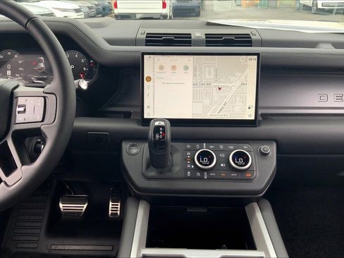 New 2025 Land Rover Defender 110 V8 image 7