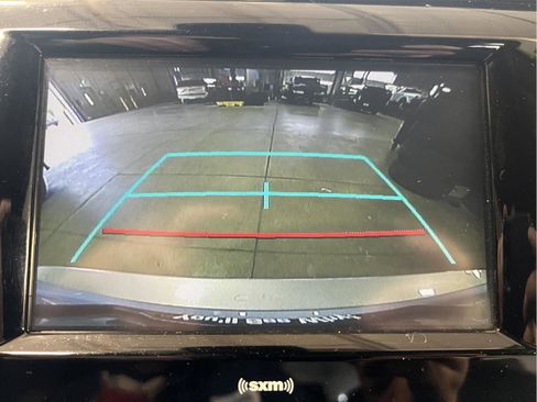 Used 2020 Toyota Camry SE w/ Carpet Mat Package AWD/4WD image 27