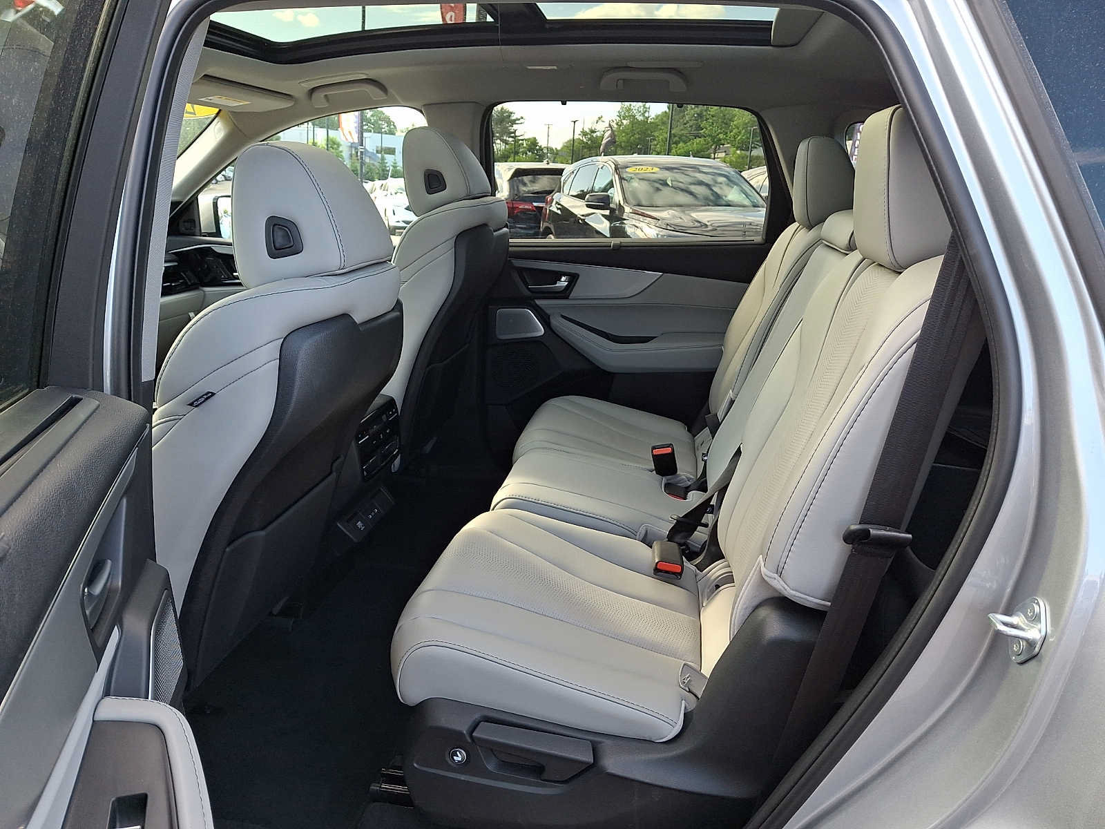 Certified 2026 Acura MDX w/ Technology Package AWD/4WD image 10