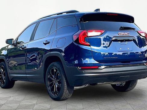 Used 2022 GMC Terrain SLE w/ Driver Convenience Package AWD/4WD image 4