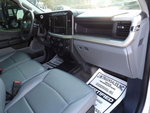 Used 2024 Ford F550 4x4 Crew Cab Super Duty image 42