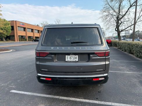 Used 2022 Jeep Wagoneer Series III w/ Premium Group I image 6
