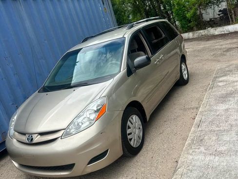 Used 2008 Toyota Sienna LE FWD image 3