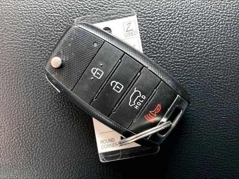 Used 2018 Kia Sorento LX image 23