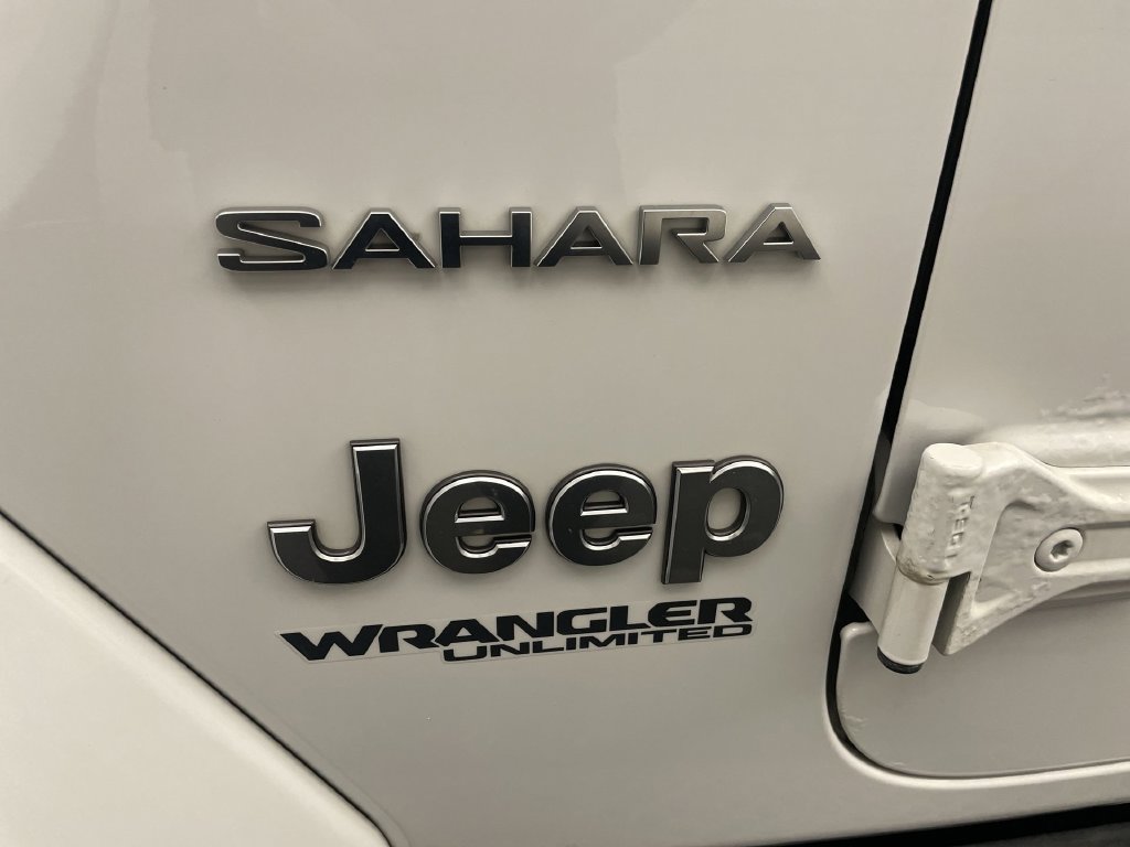 Used 2018 Jeep Wrangler Unlimited Sahara AWD/4WD image 24