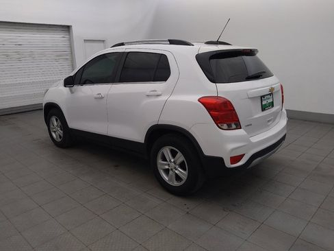 Used 2020 Chevrolet Trax LT w/ Driver Confidence Package FWD image 3