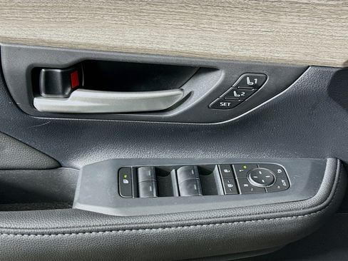 Used 2026 Toyota Grand Highlander FWD image 15