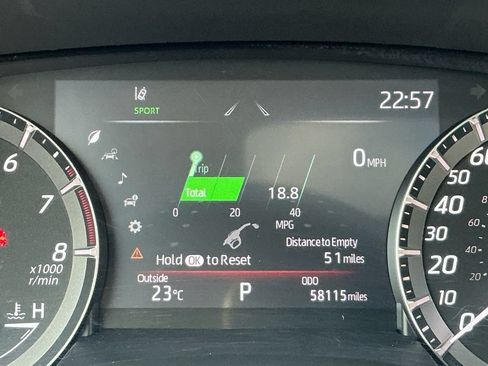 Used 2021 Toyota Highlander XLE AWD/4WD image 23