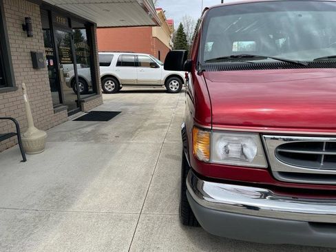 Used 1999 Ford E-150 and Econoline 150 image 6
