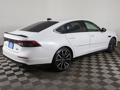 Used 2023 Honda Accord Touring image 12