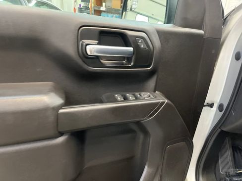 Used 2022 Chevrolet Silverado 1500 Custom AWD/4WD image 13