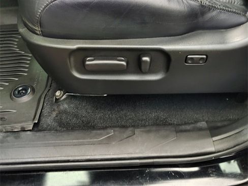 Used 2023 Toyota Tacoma Limited w/ Nightshade Package image 17