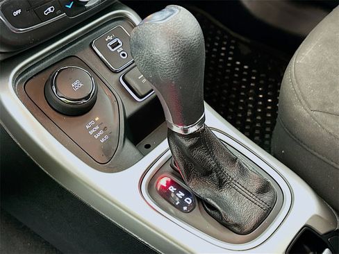 Used 2021 Jeep Compass Sport w/ Cold Weather Group image 16