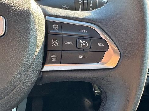 Used 2023 Jeep Compass Limited AWD/4WD image 18