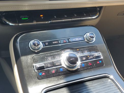 Used 2021 Lincoln Nautilus Reserve AWD/4WD image 18